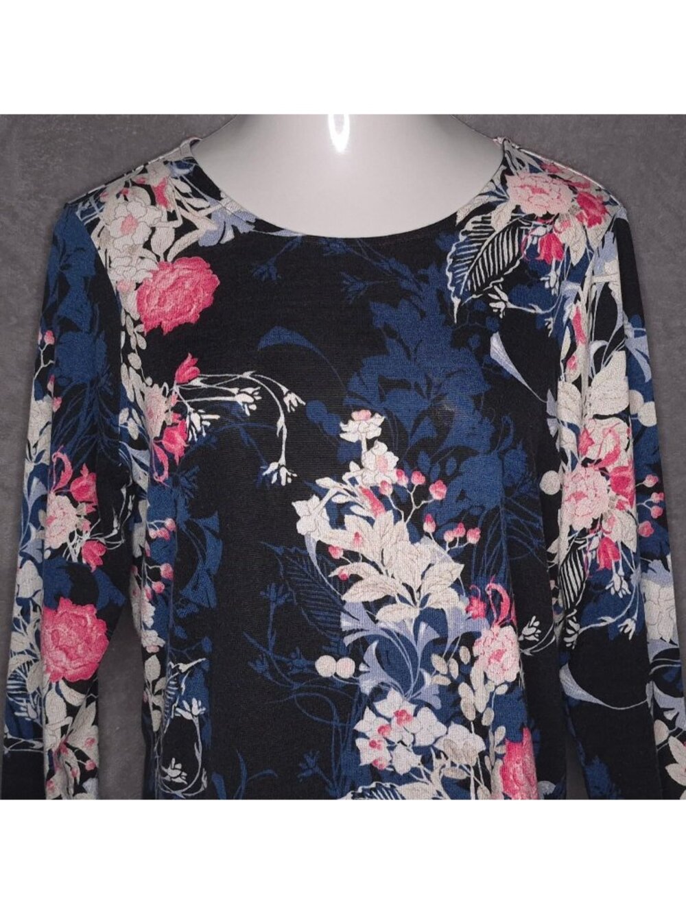 Chicos Floral Print Long Sleeve Top Womens Large (2) Navy Round Neck